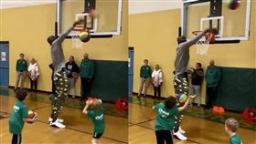 NBA／狠！2米3巨人搧爆初學幼童
NBA,波士頓塞爾提克,Tacko Fall,身高,全明星
翻攝自塞爾提克官方推特