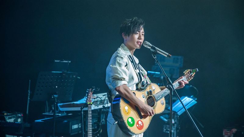 韋禮安演唱會被迫延期　抓愛貓飆高音