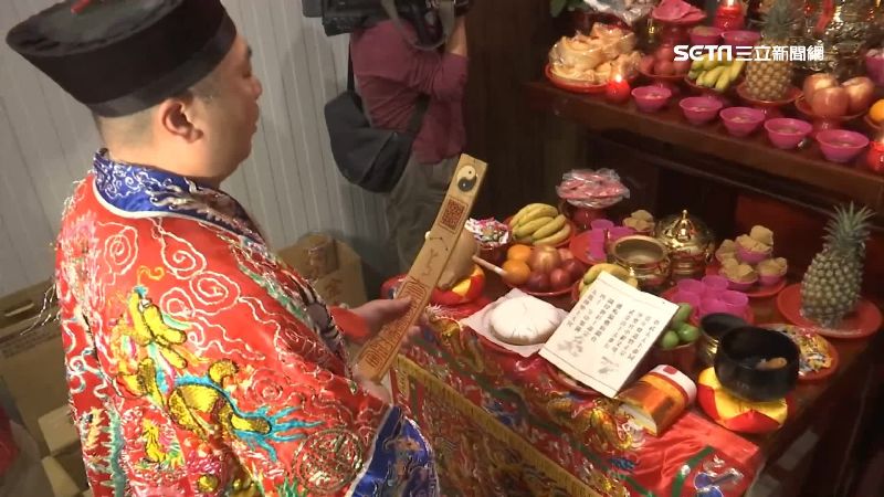 疫情衝擊市場人少　請神助陣求度難關