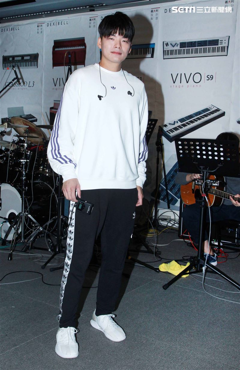 劉明峰接受三立新聞網專訪。（記者邱榮吉/攝影）