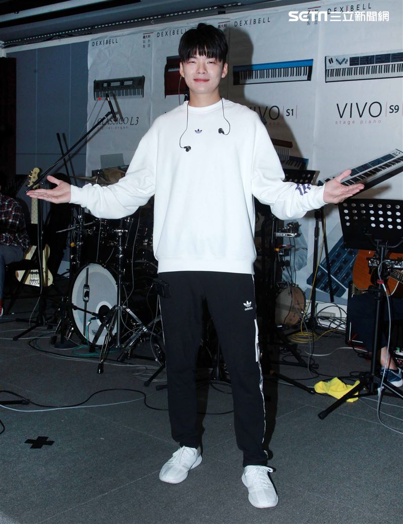 劉明峰接受三立新聞網專訪。（記者邱榮吉/攝影）