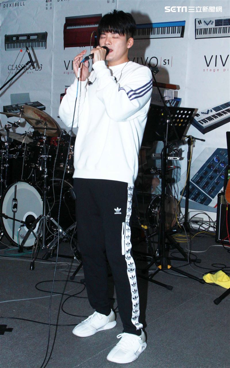 劉明峰接受三立新聞網專訪。（記者邱榮吉/攝影）