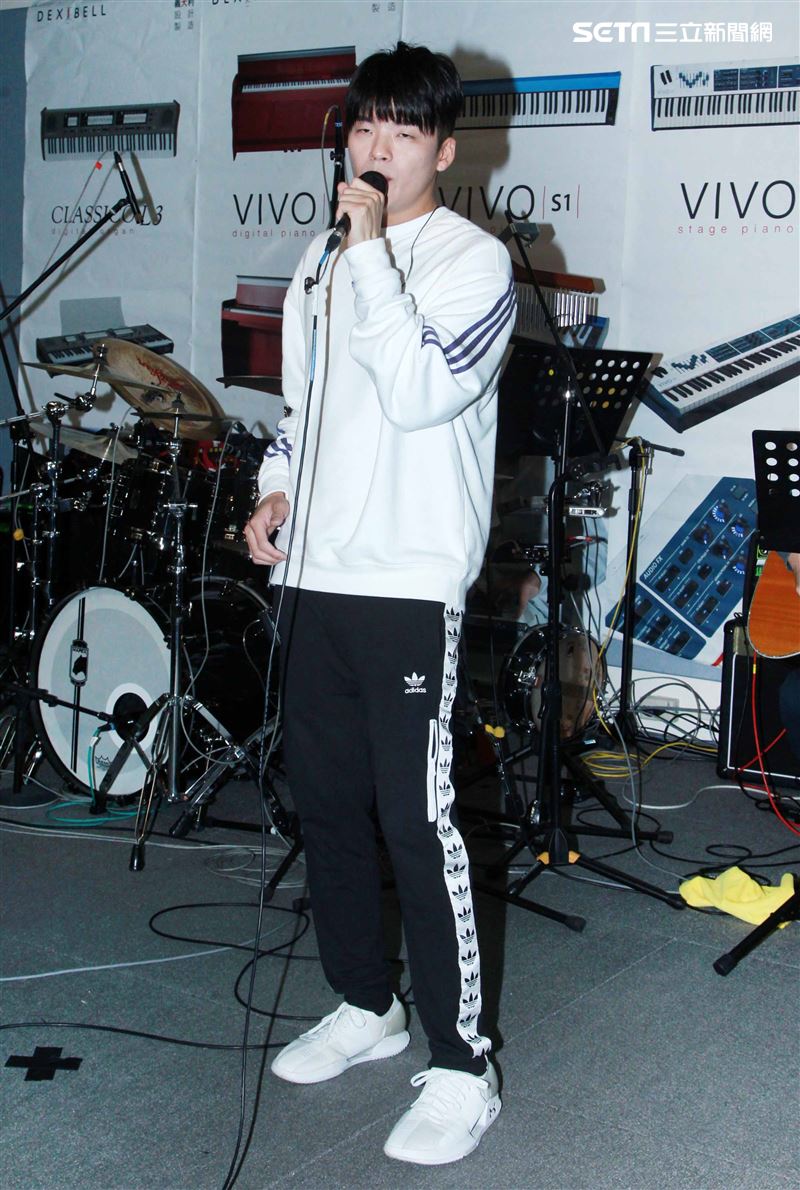 劉明峰接受三立新聞網專訪。（記者邱榮吉/攝影）