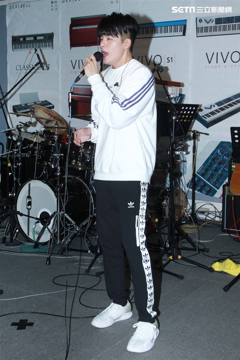 劉明峰接受三立新聞網專訪。（記者邱榮吉/攝影）