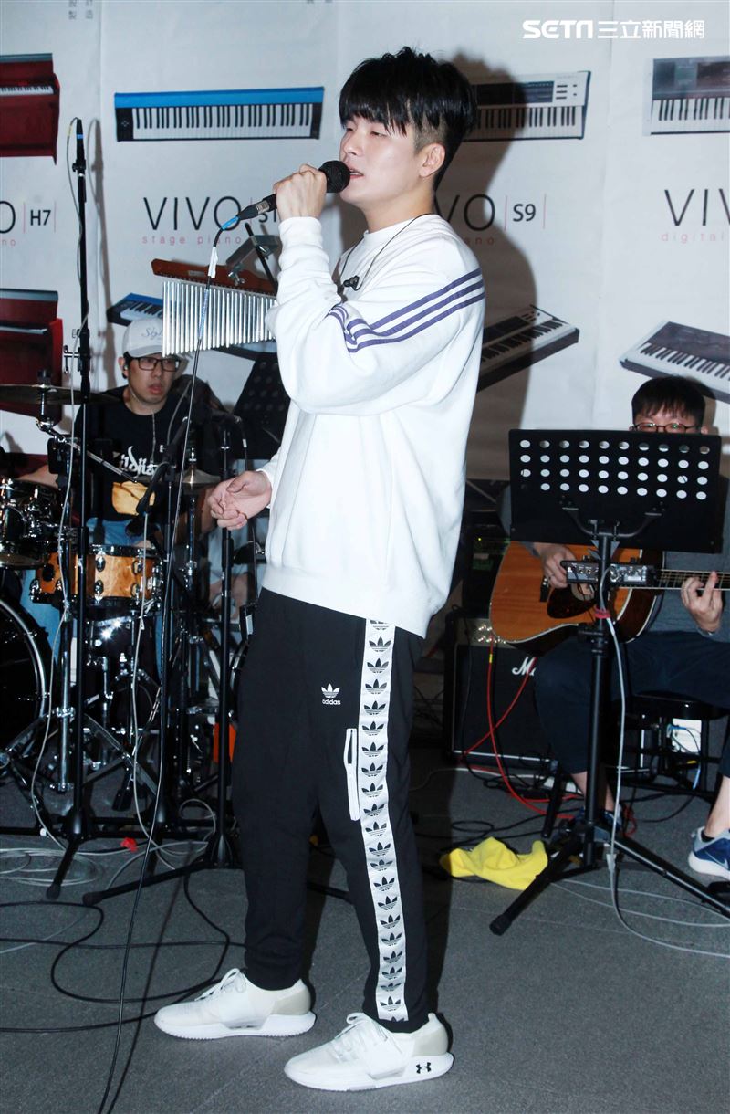 劉明峰接受三立新聞網專訪。（記者邱榮吉/攝影）