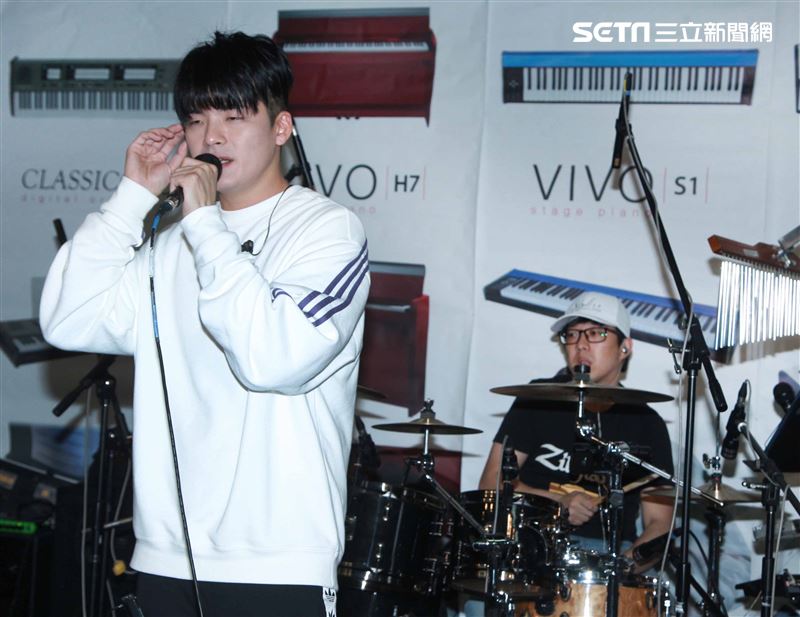 劉明峰接受三立新聞網專訪。（記者邱榮吉/攝影）