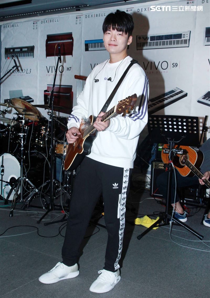 劉明峰接受三立新聞網專訪。（記者邱榮吉/攝影）