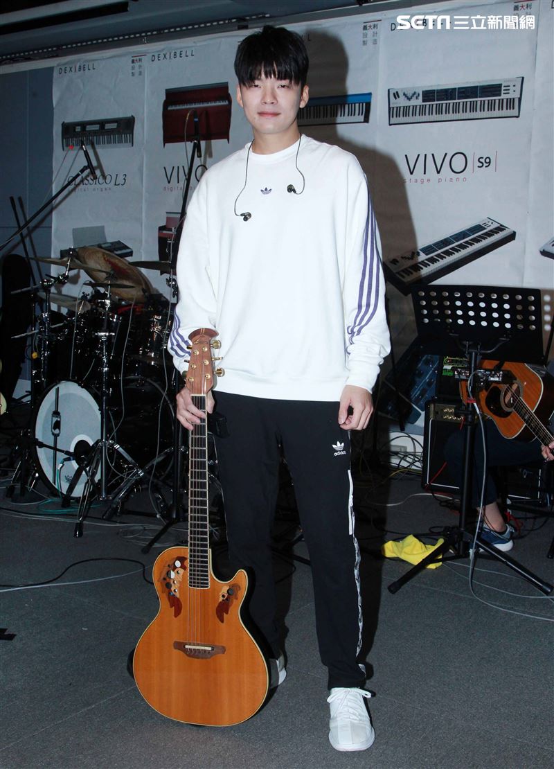 劉明峰接受三立新聞網專訪。（記者邱榮吉/攝影）