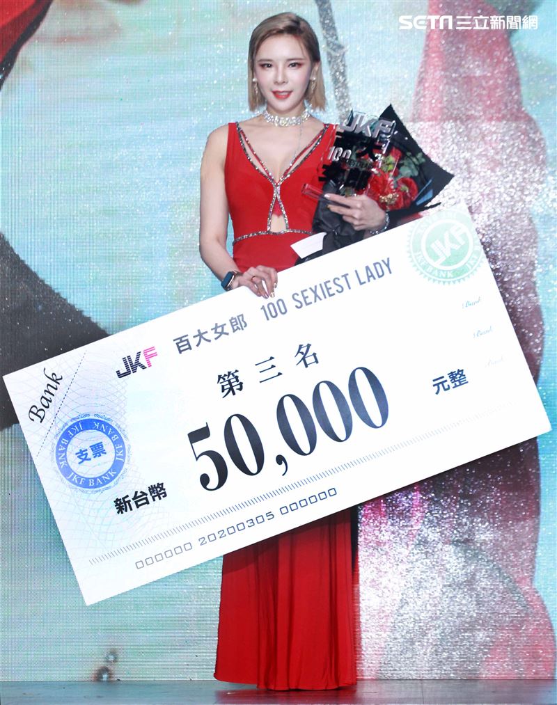 第一屆JKF百大女郎第三名最兇武器紀曉嵐。（記者邱榮吉/攝影）