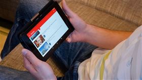 高中生狂看YouTube 追劇  追出多益990滿分。(圖/翻攝自pixabay)