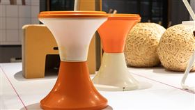 坐座做做座展台北登場　尋找椅子美學基因台灣設計研究院舉辦「坐座做．做座展」主題特展，10日起在台北松山文創園區登場，透過「坐、座、做」3個軸線呈現椅子的故事。（台灣設計研究院提供）中央社記者鄭景雯傳真　109年3月10日