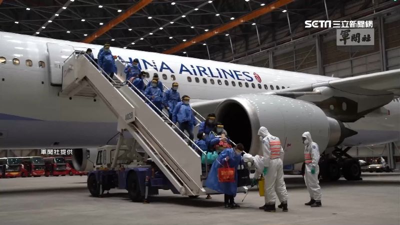 第二批包機361人採檢　結果出爐