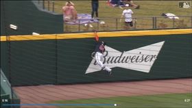 ▲勇士新秀哈里斯（Trey Harris）沒收全壘打。（圖／翻攝自MLB官網）