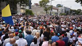 委內瑞拉反對派領袖瓜伊多10日號召示威遊行，吸引數以千計抗議群眾參加。（圖取自twitter.com/jguaido）