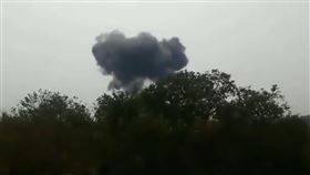 快訊／巴基斯坦F16戰機墜毀　最後位置在首都上空
圖／翻攝自PhilanthropistI推特
https://twitter.com/PhilanthropistI/status/1237624723879665664