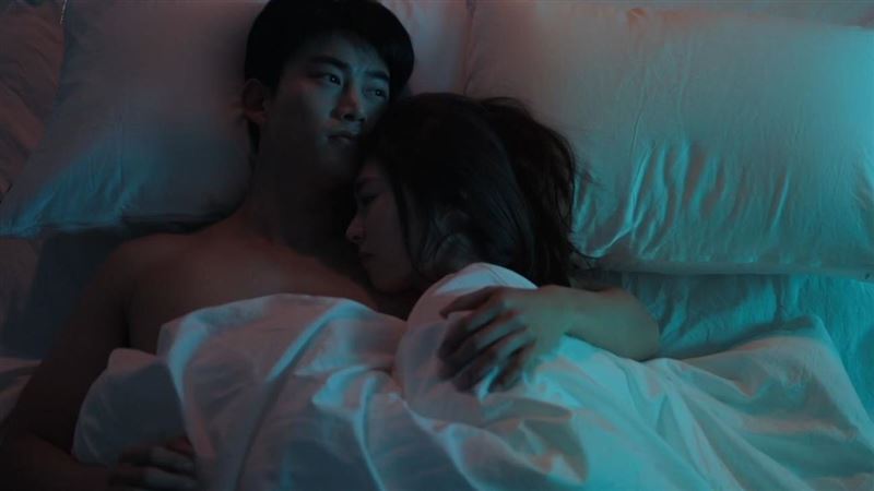 玉澤演脫了！上演85秒「超羞床戲」