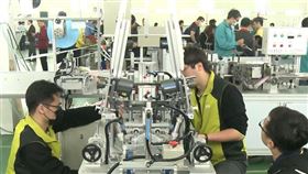 口罩工廠。（圖／翻攝自總統蔡英文臉書）