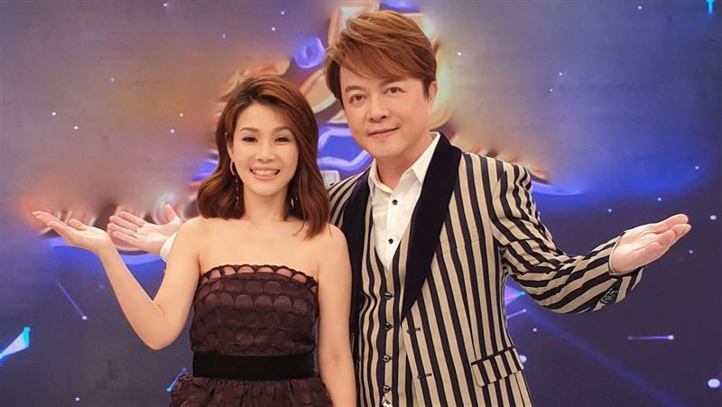 摟妹狂操50圈　金曲歌王見她臉慘白
