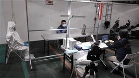 「防疫優先！為免新冠病毒疫情影響偵訊人員安全，金山警設置戶外偵訊處。」（圖／金山分局提供）