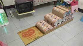 奶粉罐,溜滑梯。(圖/翻攝自爆廢公社)