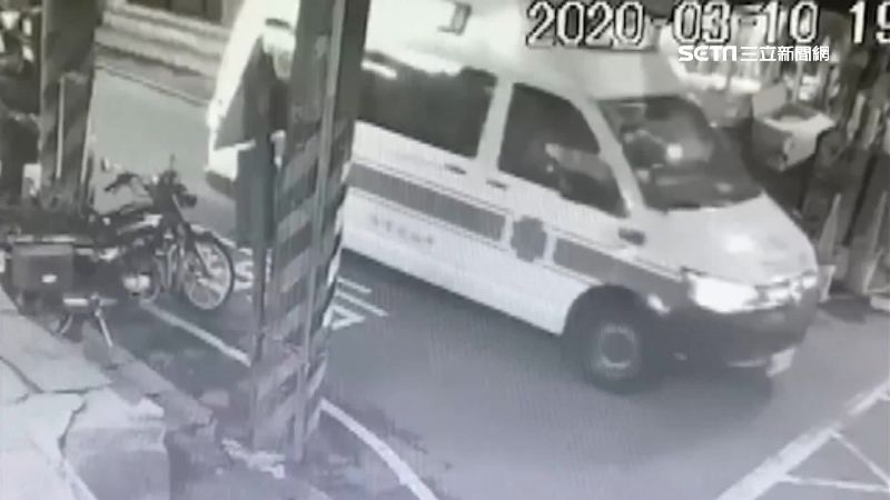 「顧店別亂跑」爆口角　女友遭噴強鹼
