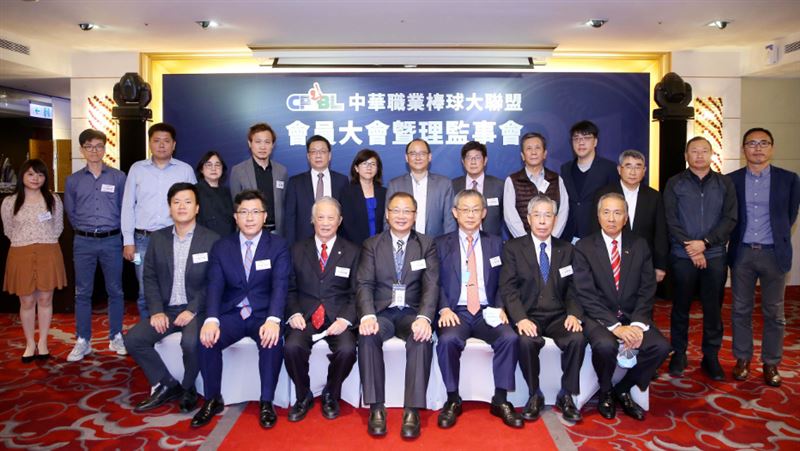 中職／味全龍　完成入會手續