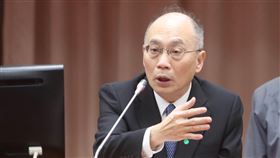 疫情影響  故宮赴日新媒體藝術展梵蒂岡展延期受到武漢肺炎疫情影響，故宮1月、2月總參觀人數相較去年同期少了50萬人次，原定4月赴日本展出的新媒體藝術展也確定延期，而原定5月梵蒂岡文物借展到故宮，也因疫情延期。圖為故宮院長吳密察。中央社記者吳家昇攝　109年3月12日