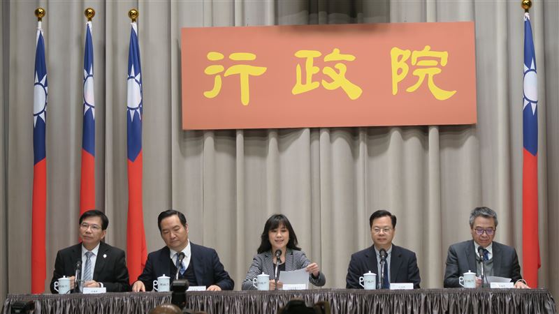 第二批武漢包機返台　蘇揆霸氣吐八字