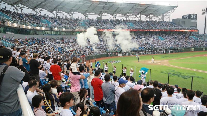 快訊／頂不住壓力　中職再延後開幕賽