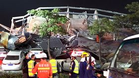 泉州隔離酒店坍塌釀29死 官方成立調查組追責中國應急管理部12日宣布，國務院決定成立福建省泉州市欣佳酒店「3．7」坍塌事故調查組並展開調查追責。這家官方指定的疫情隔離酒店因違規改建倒塌，造成29人死亡、42人受傷。（中新社提供）中央社　109年3月12日