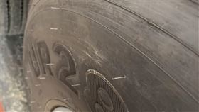 輪胎,毛,風鬚,排氣孔,PTT　圖／翻攝自PTT