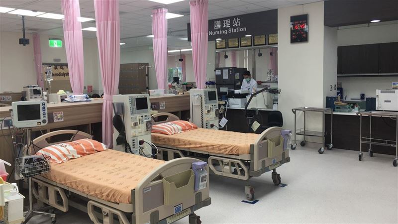 長輩免舟車勞頓　企業捐建血液透析室
