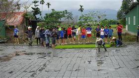 馬太鞍部落延續古稻米種植　當地學生參與花蓮縣光復鄉馬太鞍部落今年延續古稻米種植，邀請當地國小學生共同參與種植傳統作物品種cilipeday（有毛的糯米）。中央社記者張祈攝　109年3月13日