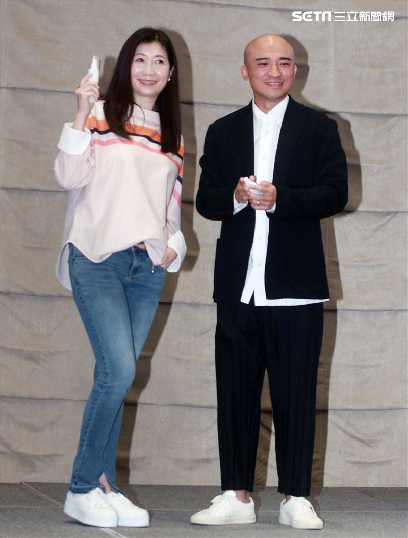 黃嘉千、小馬出席防疫產品記者會。（記者邱榮吉/攝影）