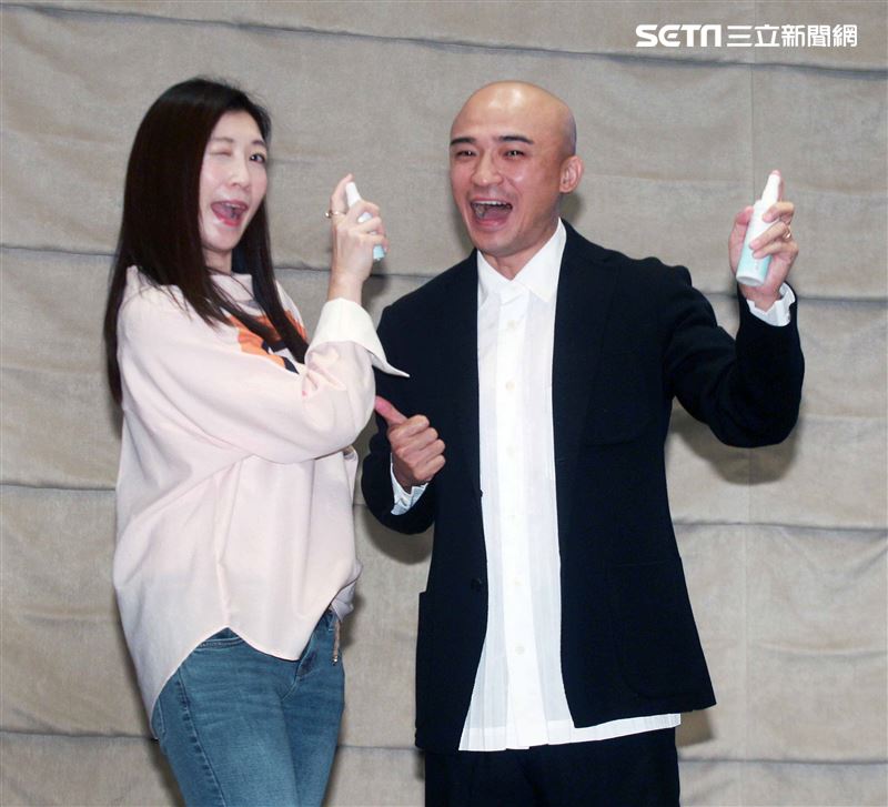 黃嘉千、小馬出席防疫產品記者會。（記者邱榮吉/攝影）