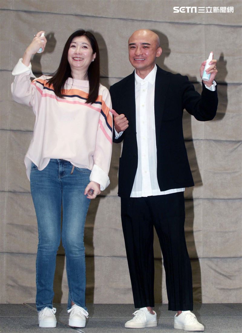 黃嘉千、小馬出席防疫產品記者會。（記者邱榮吉/攝影）