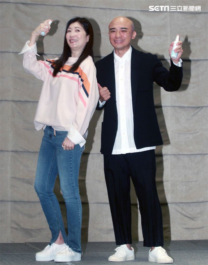 黃嘉千、小馬出席防疫產品記者會。（記者邱榮吉/攝影）