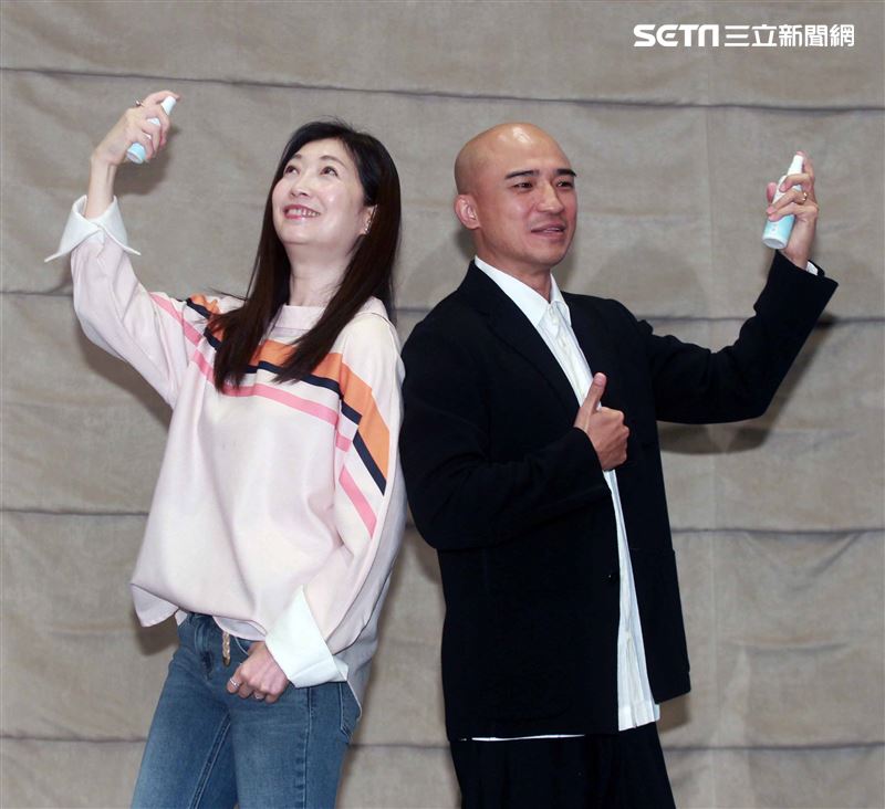 黃嘉千、小馬出席防疫產品記者會。（記者邱榮吉/攝影）