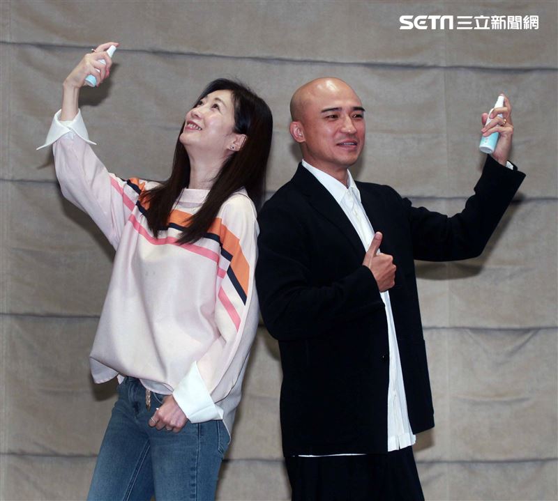 黃嘉千、小馬出席防疫產品記者會。（記者邱榮吉/攝影）