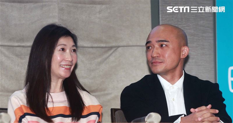 黃嘉千、小馬出席防疫產品記者會。（記者邱榮吉/攝影）