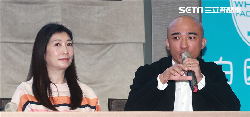 黃嘉千、小馬出席防疫產品記者會。（記者邱榮吉/攝影）