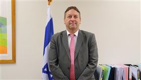 以色列期待台灣企業拓展商機駐台北以色列經濟文化辦事處代表柯思畢（Omer Caspi）說，去年以台雙邊合作在質與量方面皆達新高峰，他期待更多台灣民眾和企業前往以色列觀光或拓展商機。（駐台北以色列經濟文化辦事處提供）中央社記者陳韻聿傳真　109年3月13日