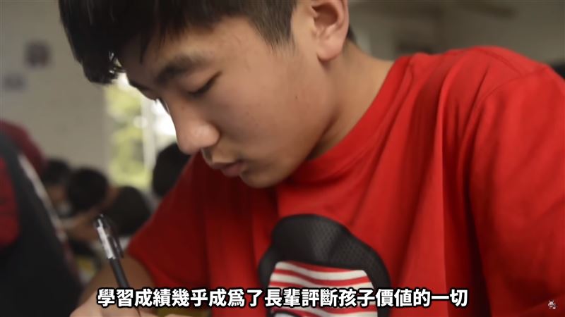 開外掛為何大多是中國人？玩家揭真相