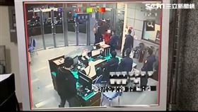 男子被警察噴酒精　中正一分局提供