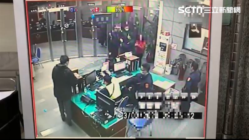 警將酒精當額溫槍　男被噴一臉怒提告