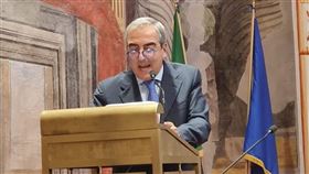 義大利前通訊部長