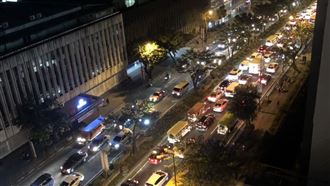 獨／馬尼拉15日封城　爆「逃難潮」