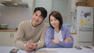 六月驚曝近況吃冷便當　淚崩想念小孩