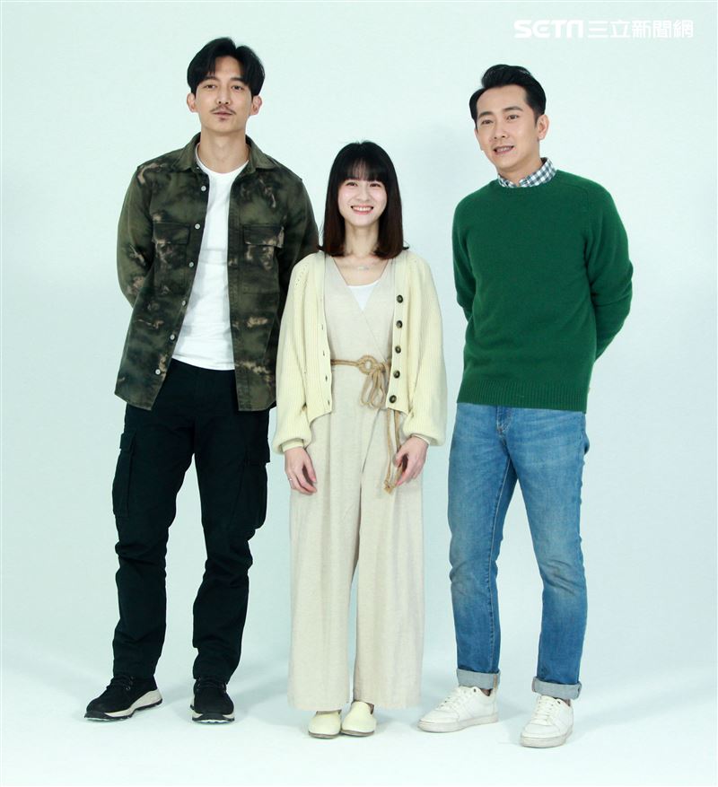 LINE TV「黑喵知情」演員王家梁、連俞涵、施名帥。（記者邱榮吉/攝影） 