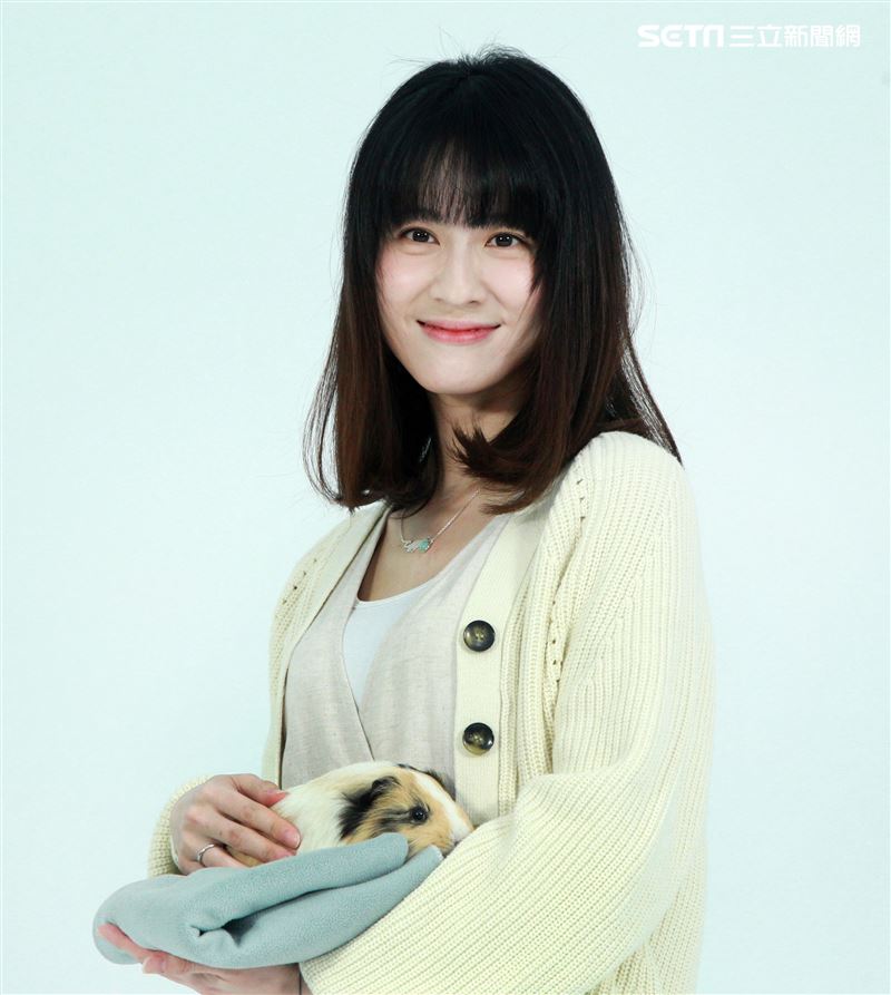 LINE TV「黑喵知情」演員連俞涵。（記者邱榮吉/攝影）